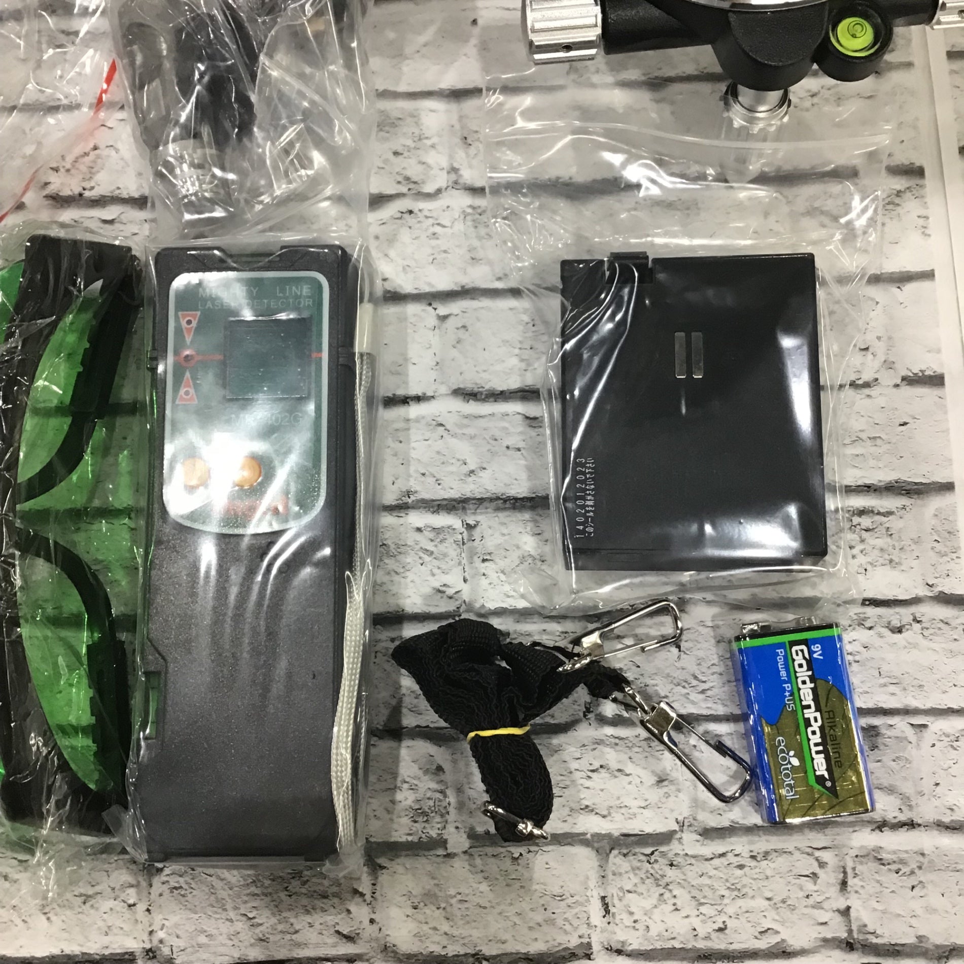 〇マイト工業(might) グリーンレーザー墨出し器 MGL-411GP 矩十字・横