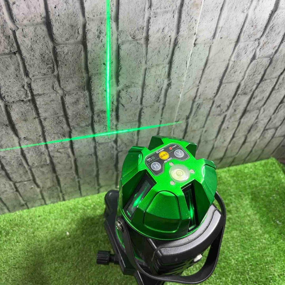 ◇アックスブレーン 高輝度自動探知グリーンレーザー墨出し器 AG-765T 01000257【柏店】