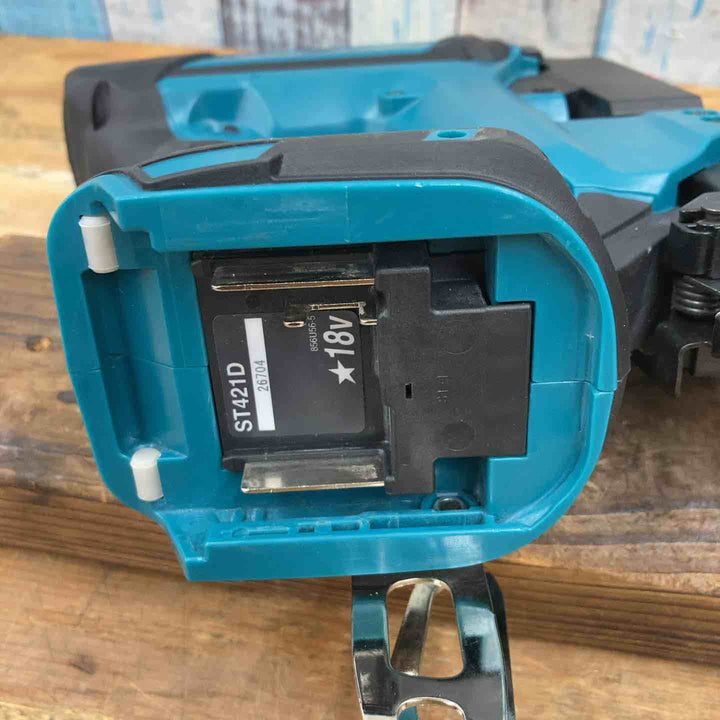 ★マキタ(makita) コードレスタッカー ST421DZK ケース付き【柏店】