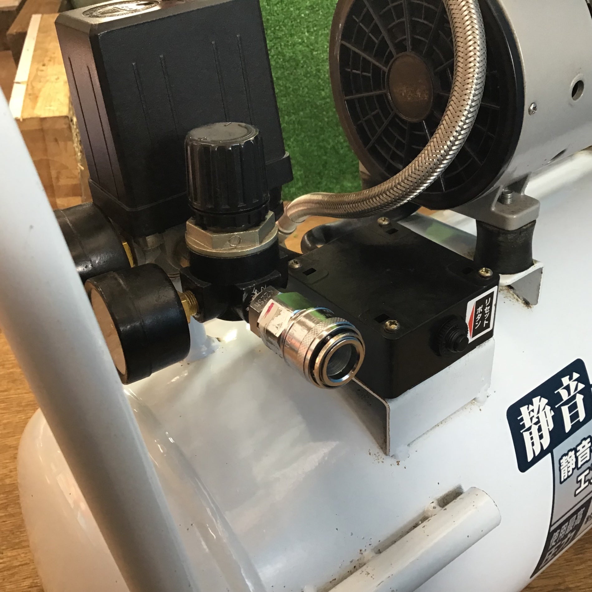 〇高儀 EARTH MAN エアーコンプレッサー オイルレス 静音タイプ 25L