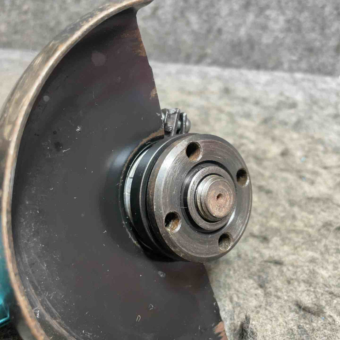 マキタ(makita) 125mm ディスクグラインダ 9535B【桶川店】