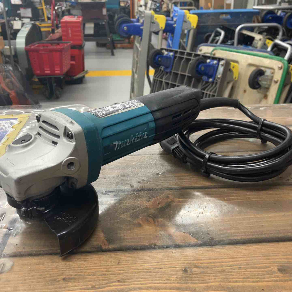 ☆マキタ(makita) 100mmディスクグラインダー GA4031【戸田店