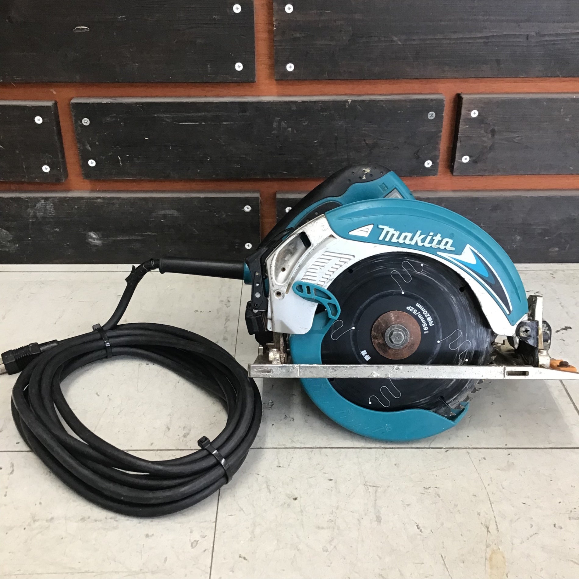 現状品】マキタ/makita 電気マルノコ 5637BA 【鴻巣店】 – アクト
