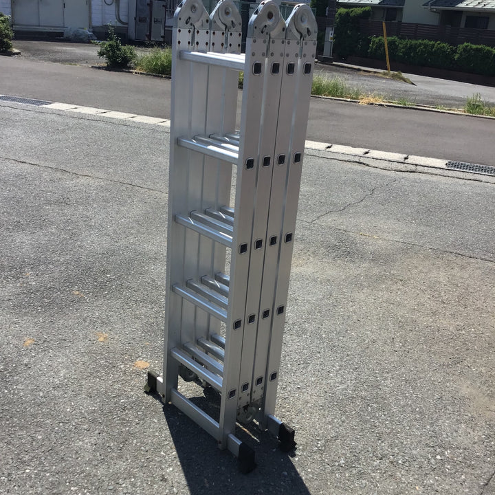 【現状品 / 店頭受取り限定】 6m折り畳み式ハシゴ メーカー/型式不明 【鴻巣店】