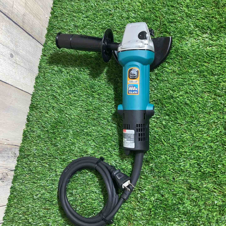 ☆マキタ(makita) 125mm ディスクグラインダ 9535B【戸田店】