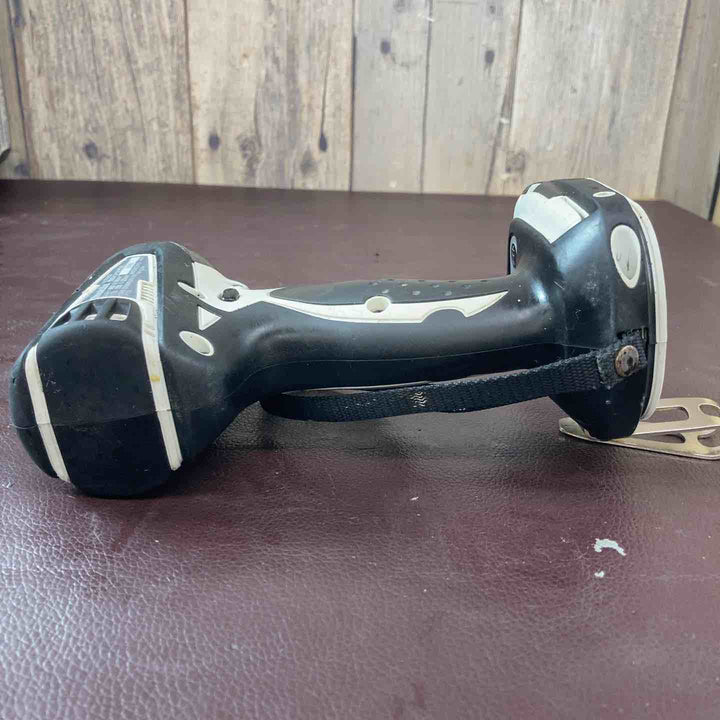 【中古品】マキタ(makita) コードレスインパクトドライバー TD133DRFXW 14.4V【東大和店】