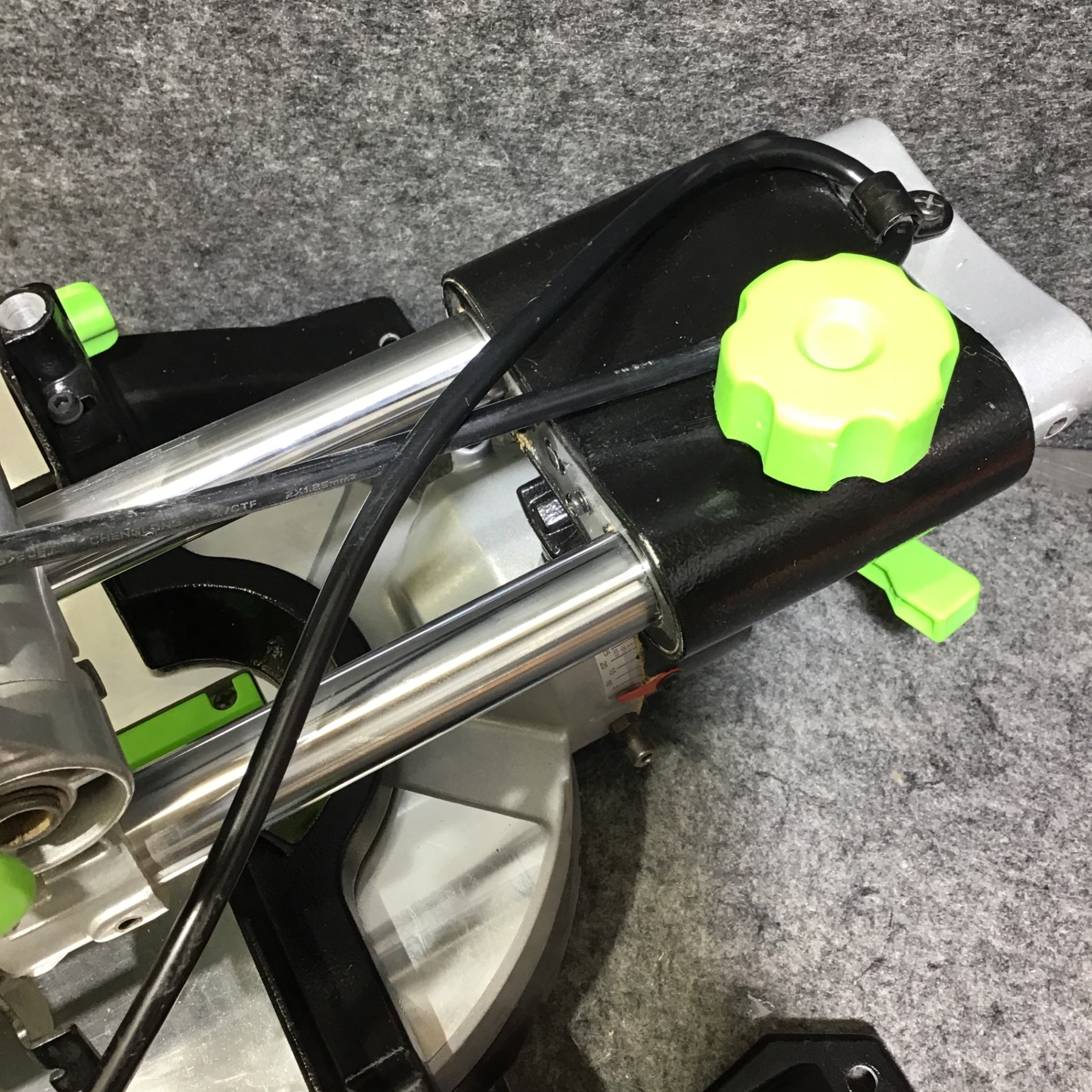 Evolution FURY3: 210mm 万能切断スライドマルノコ クランプ欠品