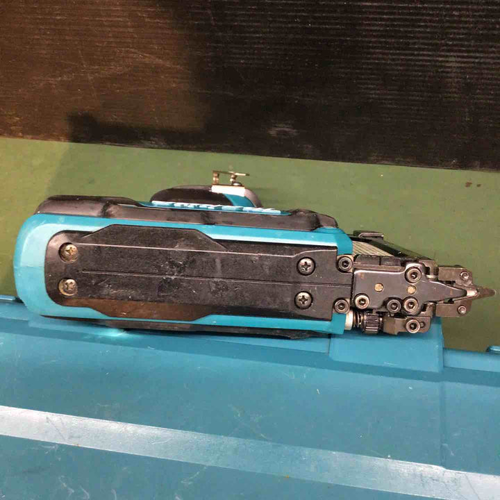 ★マキタ(makita) コードレスピンネイラ PT353DZK【戸田店】