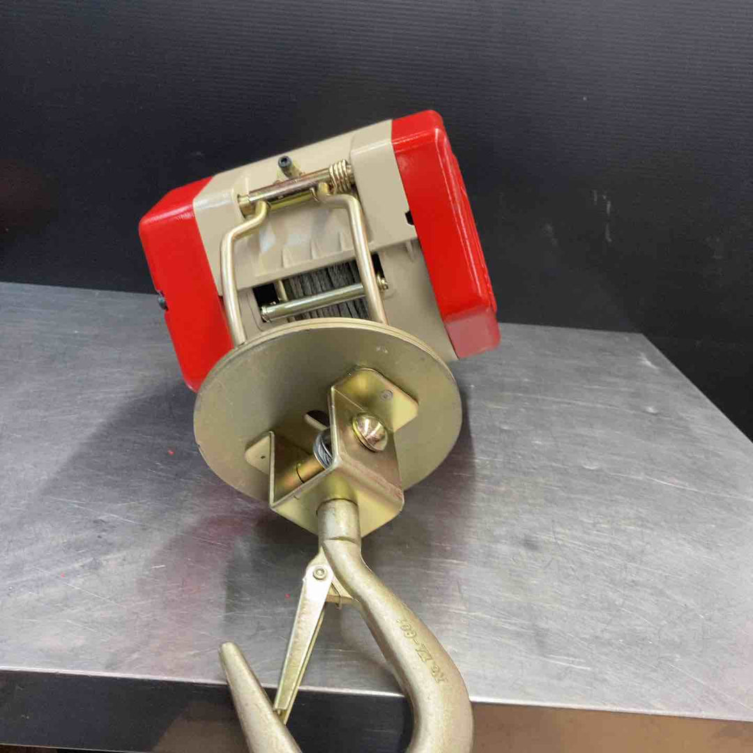 【中古美品】 マキタ(makita) 小型ホイスト(ワイヤー) 定格荷重60kg 揚程30m TH60SP ウインチ 吊り具 【東大和店】