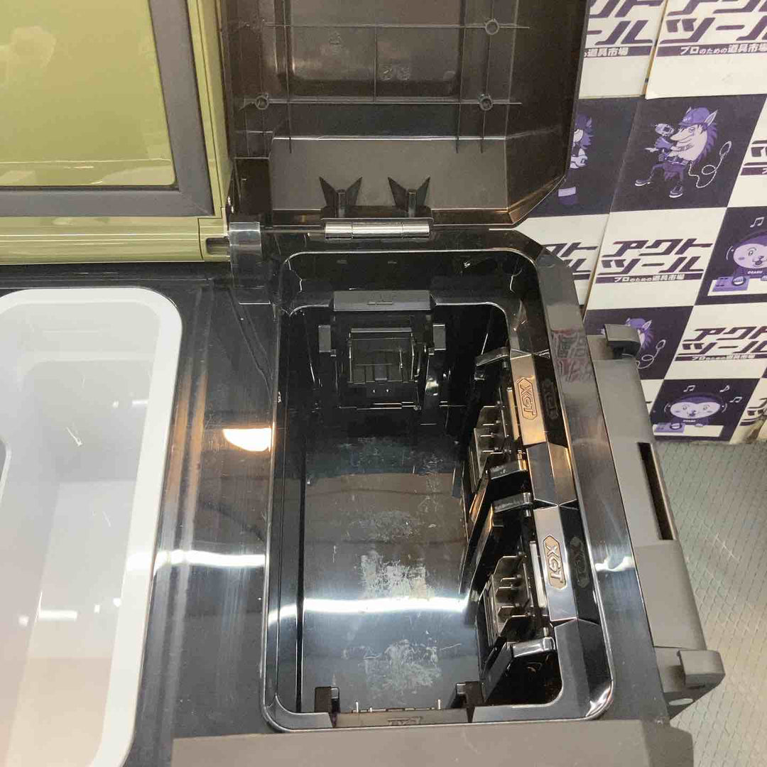 【中古品】マキタ(makita) 40Vコードレス冷温庫 CW006GZO(本体のみ)_オリーブ【所沢店】