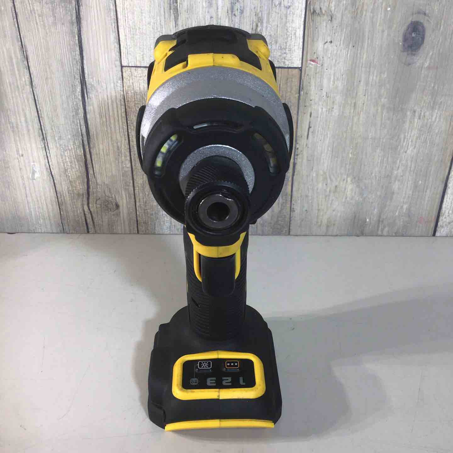 452】デウォルト(DEWALT) 18V XR ブラシレス インパクトドライバー 1.7