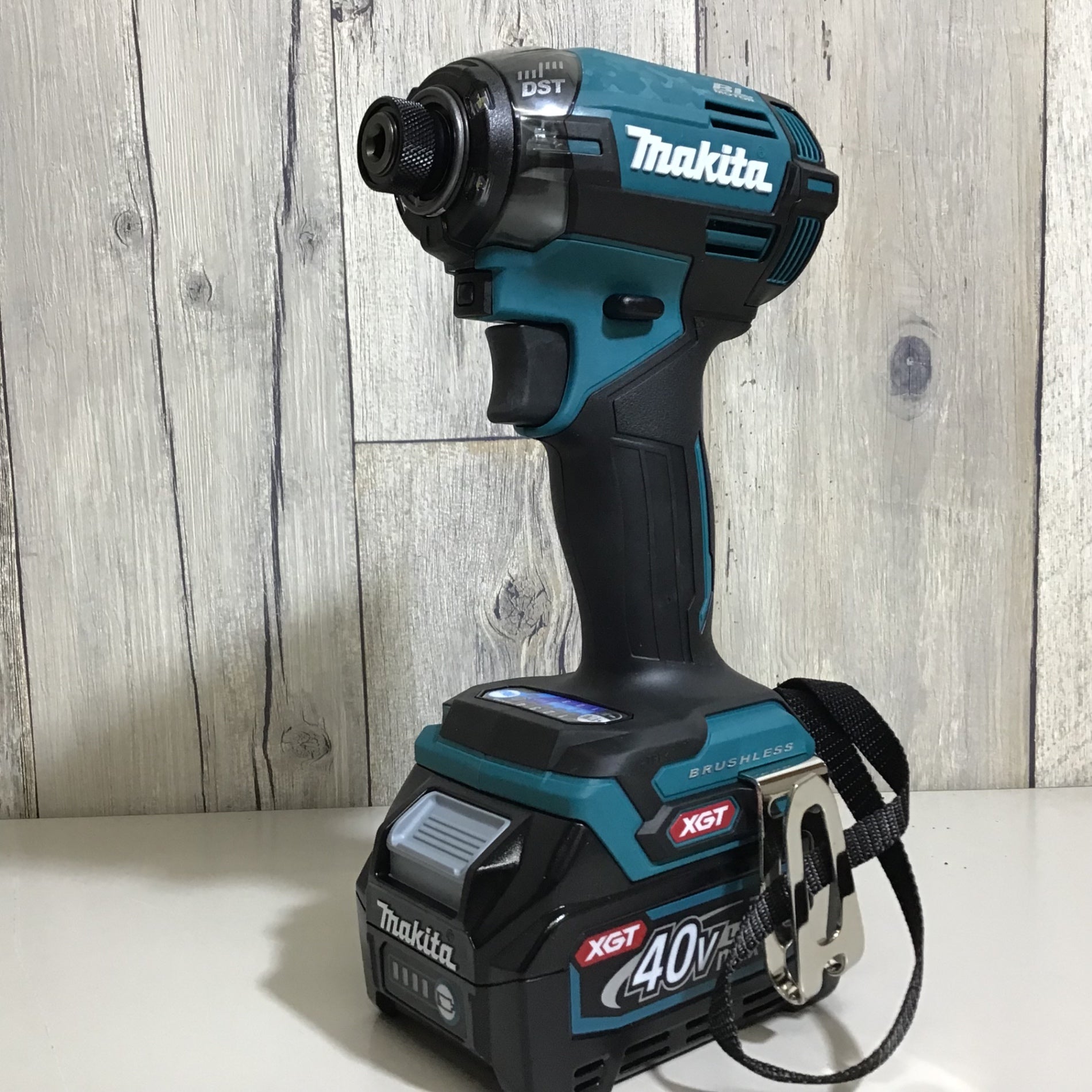 【未使用品】★送料無料★ マキタ makita 40V コードレスインパクトドライバー TD002GRDX VESSELビット付【戸田店】