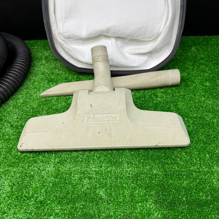 【中古品】マキタ(makita) 集じん機 490【電材館越谷店】