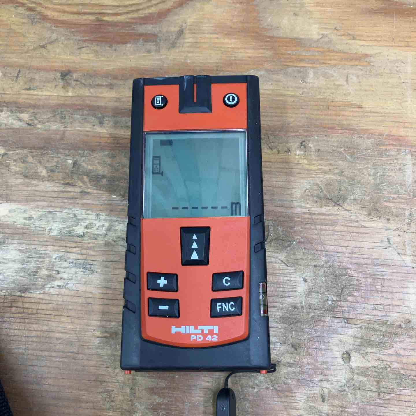 ★動作確認済　HILTI ヒルティ レーザー距離計 PD42 レンジメーター 測定器 ケース付き　格安★ ☆動作確認済 HILTI ヒルティ レーザー距離計 PD42 レンジメーター