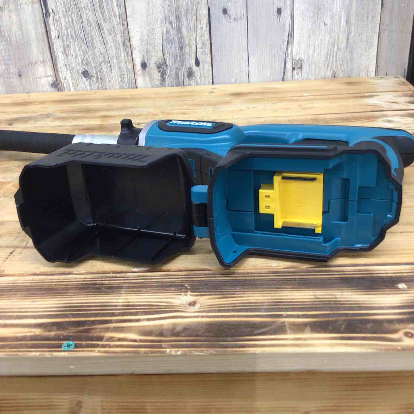 マキタ(makita) コードレスコンクリートバイブレータ VR340DZ 【東大和