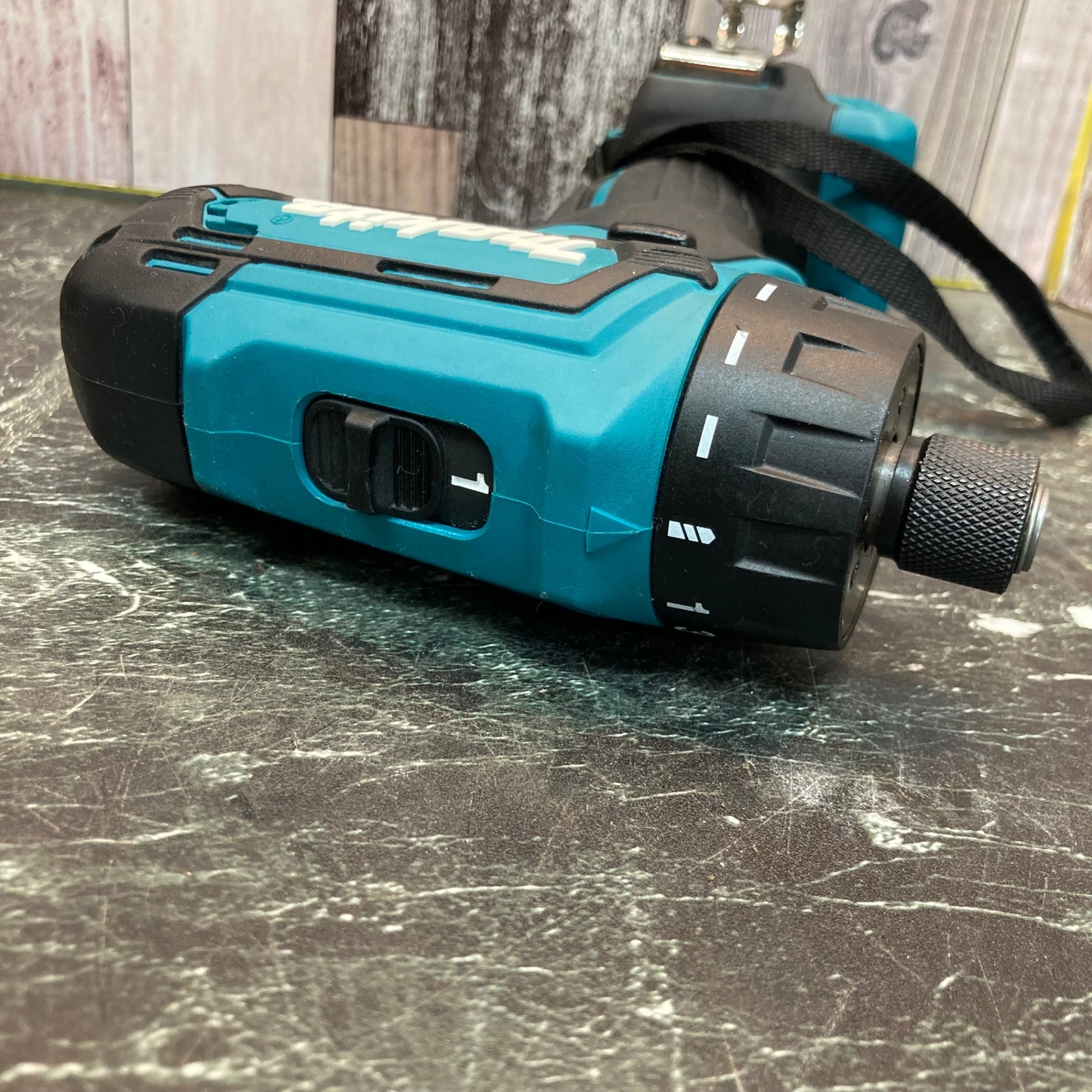 ☆マキタ(makita) コードレスドリルドライバー DF033DSHX【八潮店