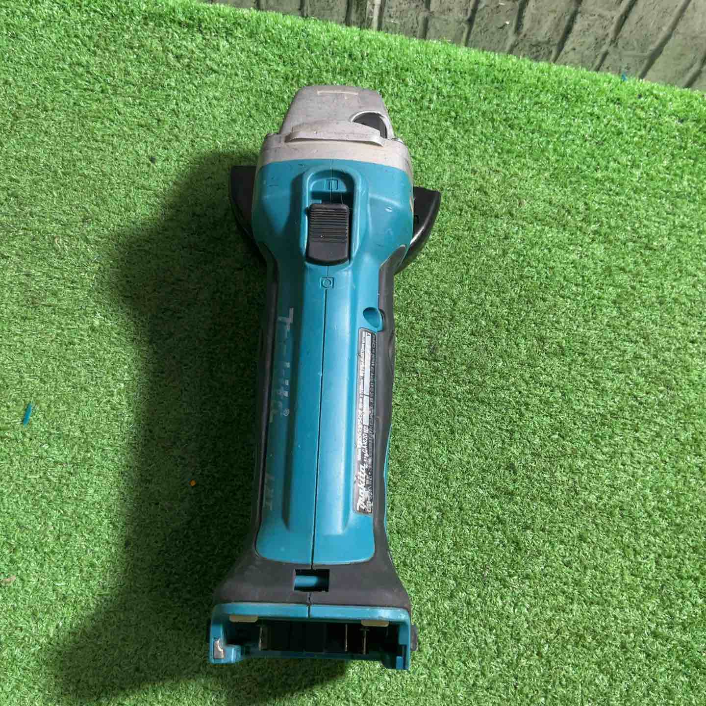 ☆マキタ(makita) コードレスディスクグラインダ GA402DZ 動作確認済