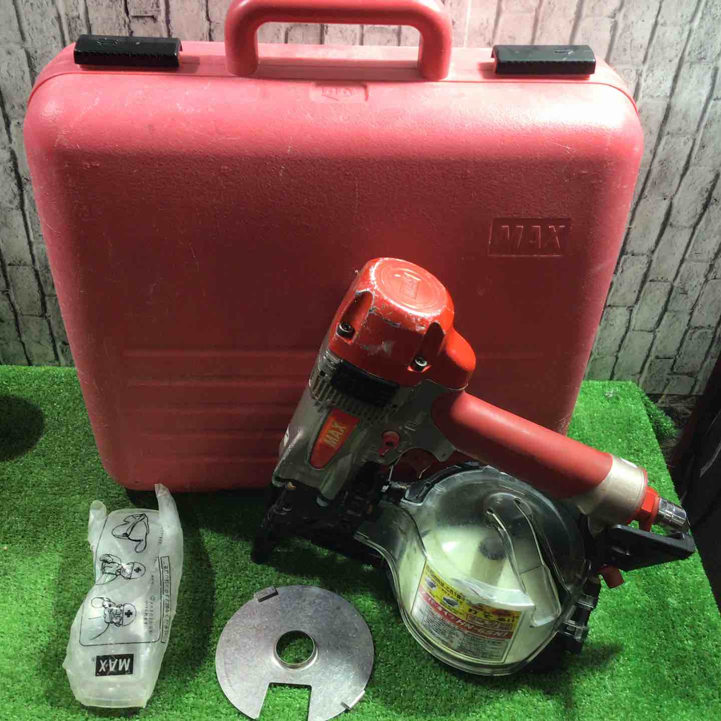 中古品】☆マックス(MAX) 高圧エア釘打ち機 HN-65N1【八潮店 中古品】☆マックス(MAX) 高圧エア釘打ち機 HN-65N1【八潮店