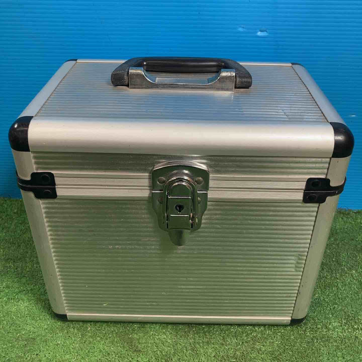 ★マキタ(makita) コードレス真空ポンプ VP180DZ 18V5.0Ahバッテリ・真空ゲージ・アルミケース付【岩槻店】