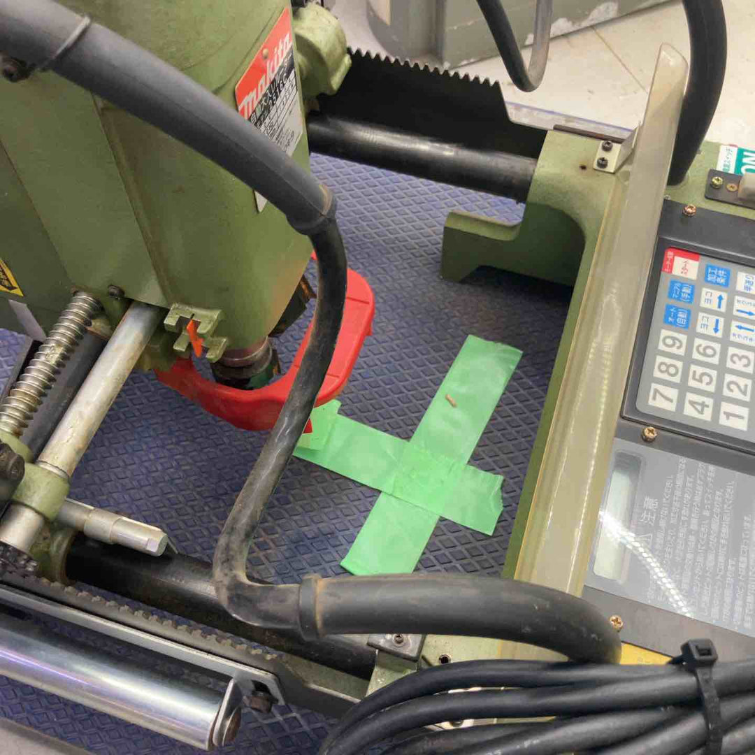 【中古品 / 店頭受取り限定】 マキタ/makita 大入りルーター・2561C 【鴻巣店】