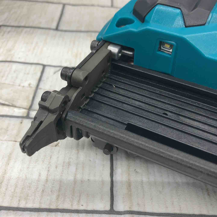 ★マキタ(makita) コードレスフィニッシュネイラ FN001GZK【所沢店】