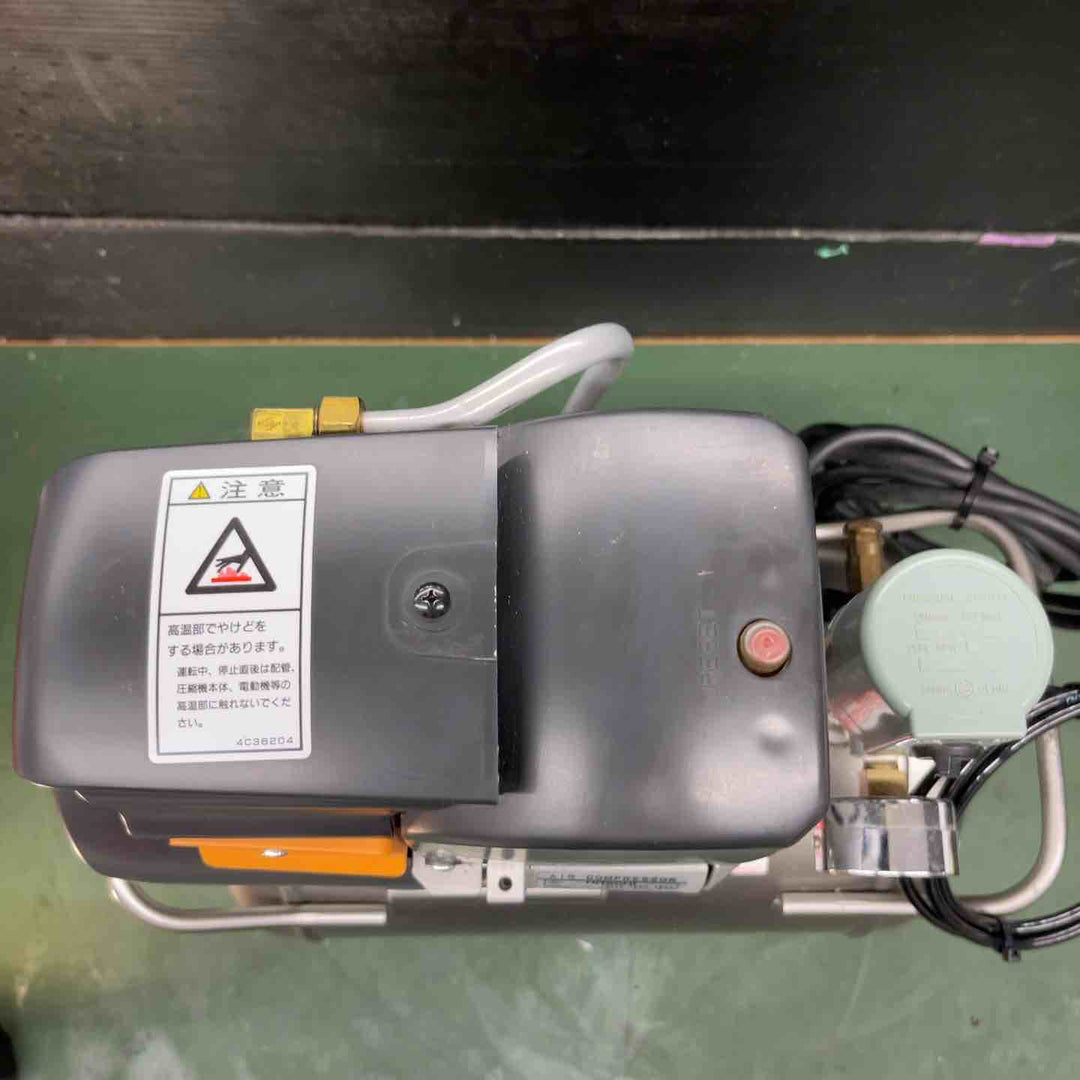 ◇日立産機(HITACHI) ベビコン 0.2LE-8S 常圧エアコンプレッサ 吐出口止め弁付いていません。【戸田店】