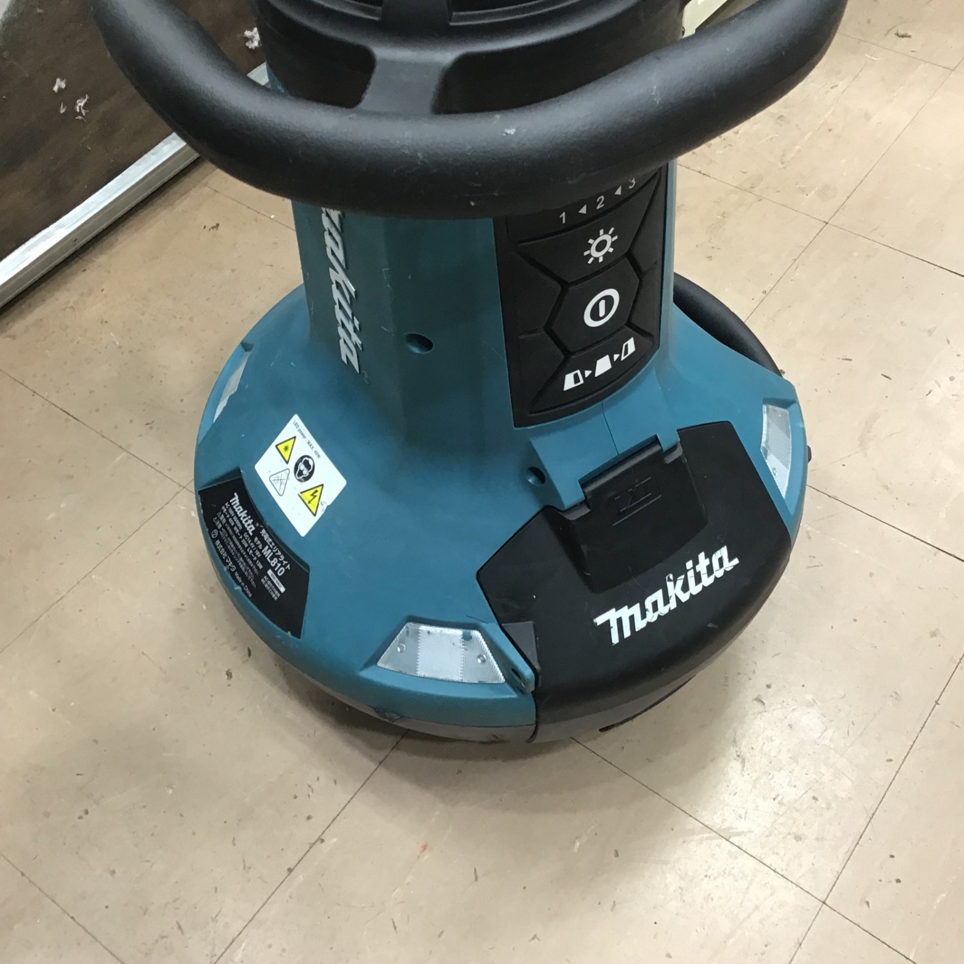 〇マキタ(makita) コードレスエリアライト(本体のみ)ML810【草加店