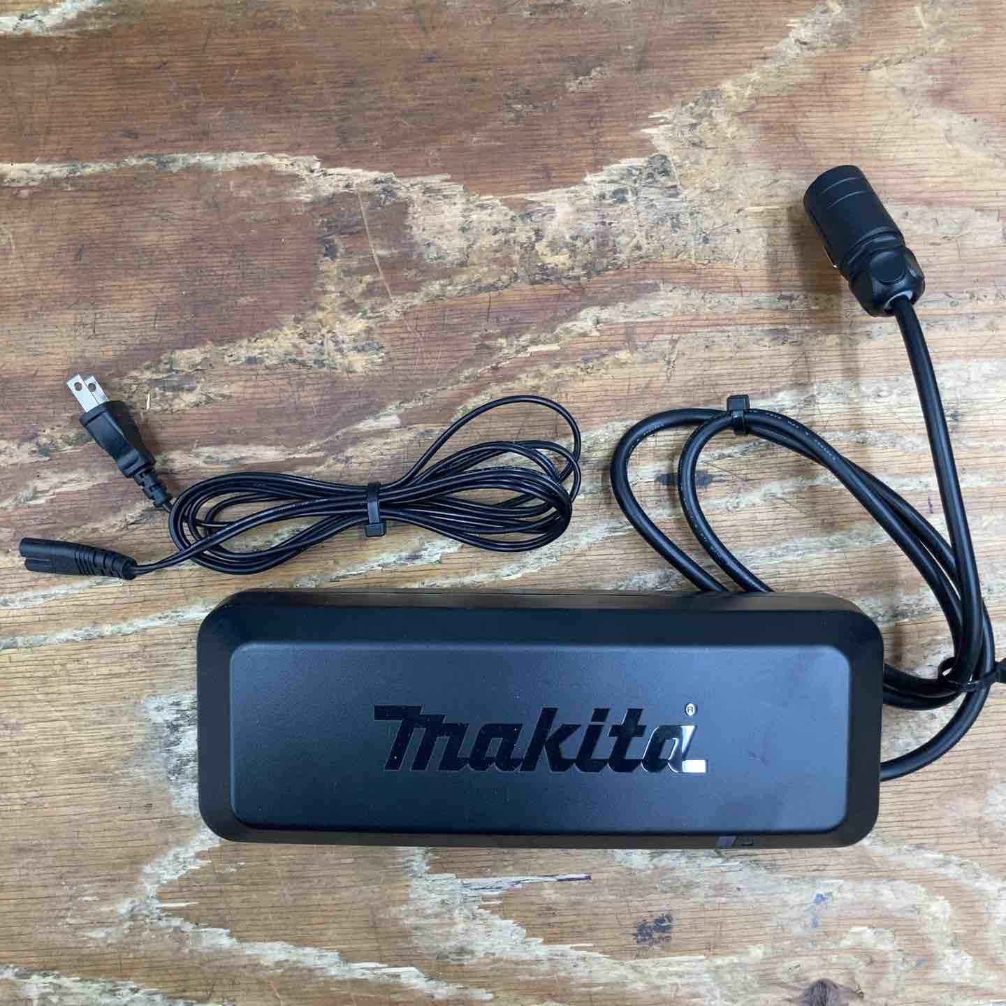 美品】☆マキタ(makita) 多口充電器 充電ケース BCC01 A-78346 8口充電