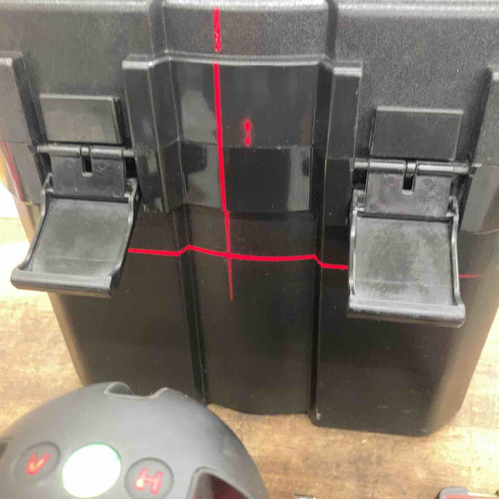 ◇VOICE レーザー墨出し器 5ラインレーザー Model-R5【八潮店】