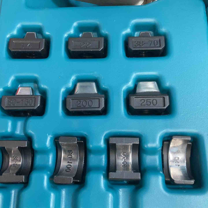 【未使用品】マキタ makita ケーブルカッタ付 18V コードレス圧着機 TC300DRG フルセット【八潮店】