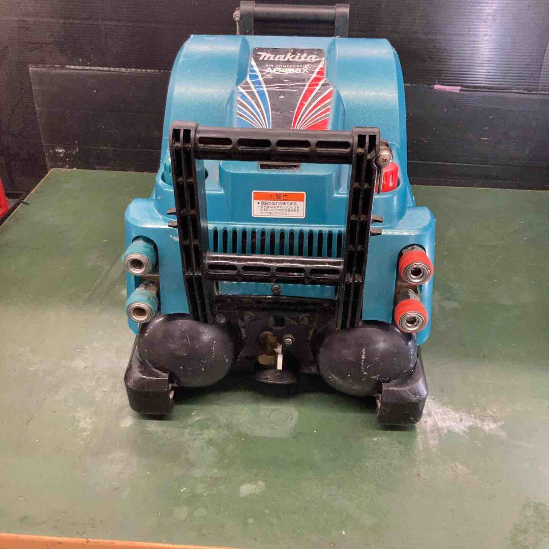 ★マキタ(makita) エアコンプレッサー AC400X エア充填時間約3分16秒、カバーの一部破損・ネジ欠品あり【戸田店】