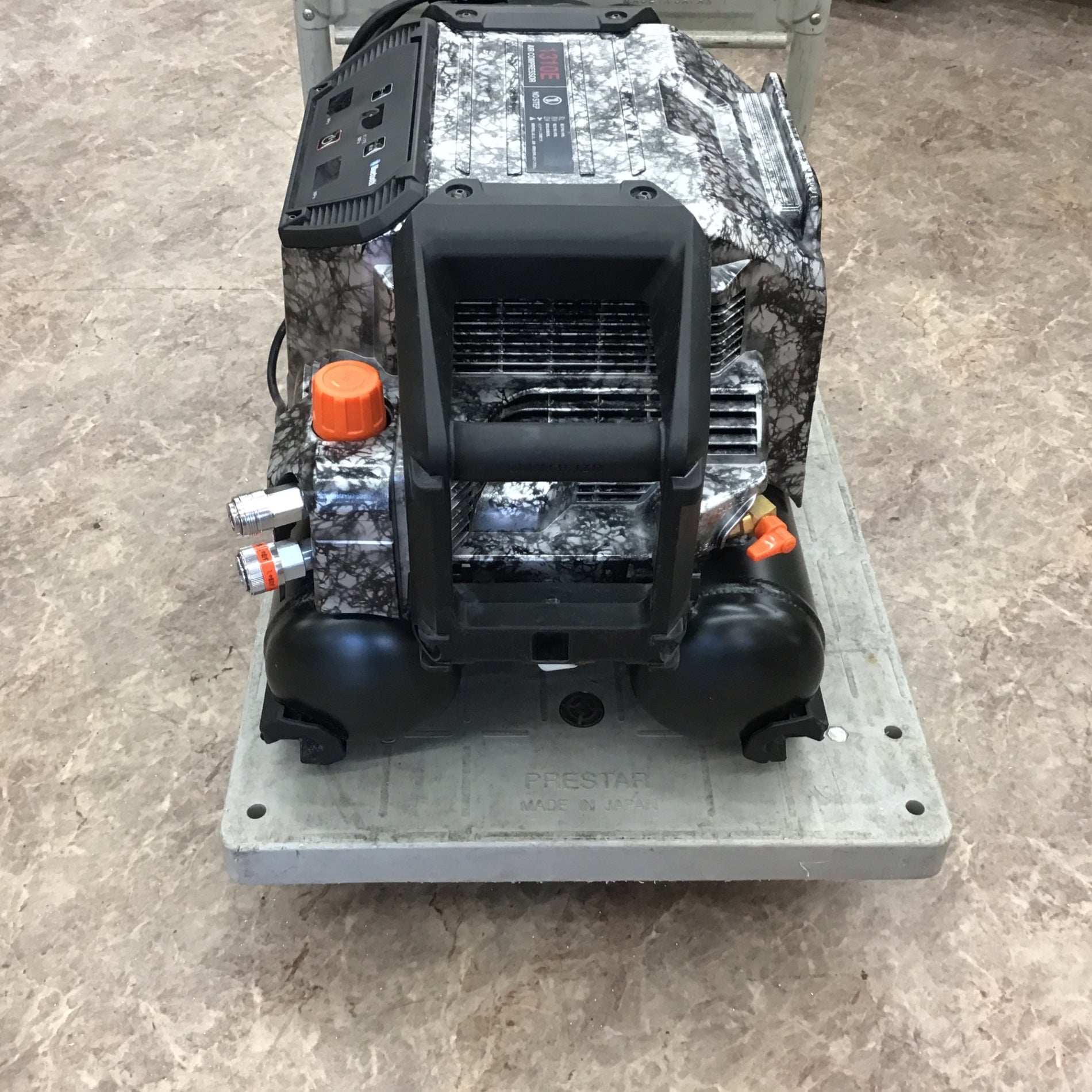 ☆マックス(MAX) 高圧専用エアコンプレッサー AK-HH1310E_ガイア