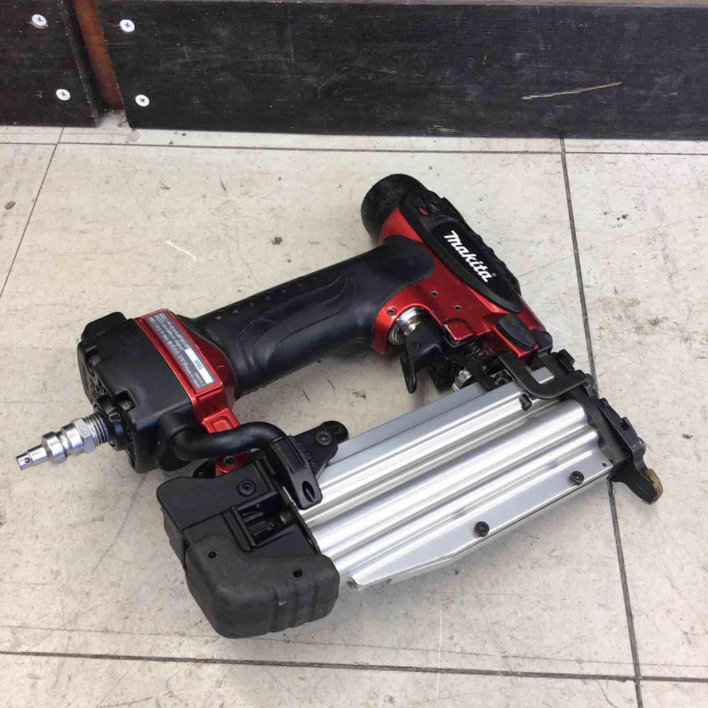 中古品】 マキタ/makita 高圧ピンネイラ AF501HP 【鴻巣店】 – アクト
