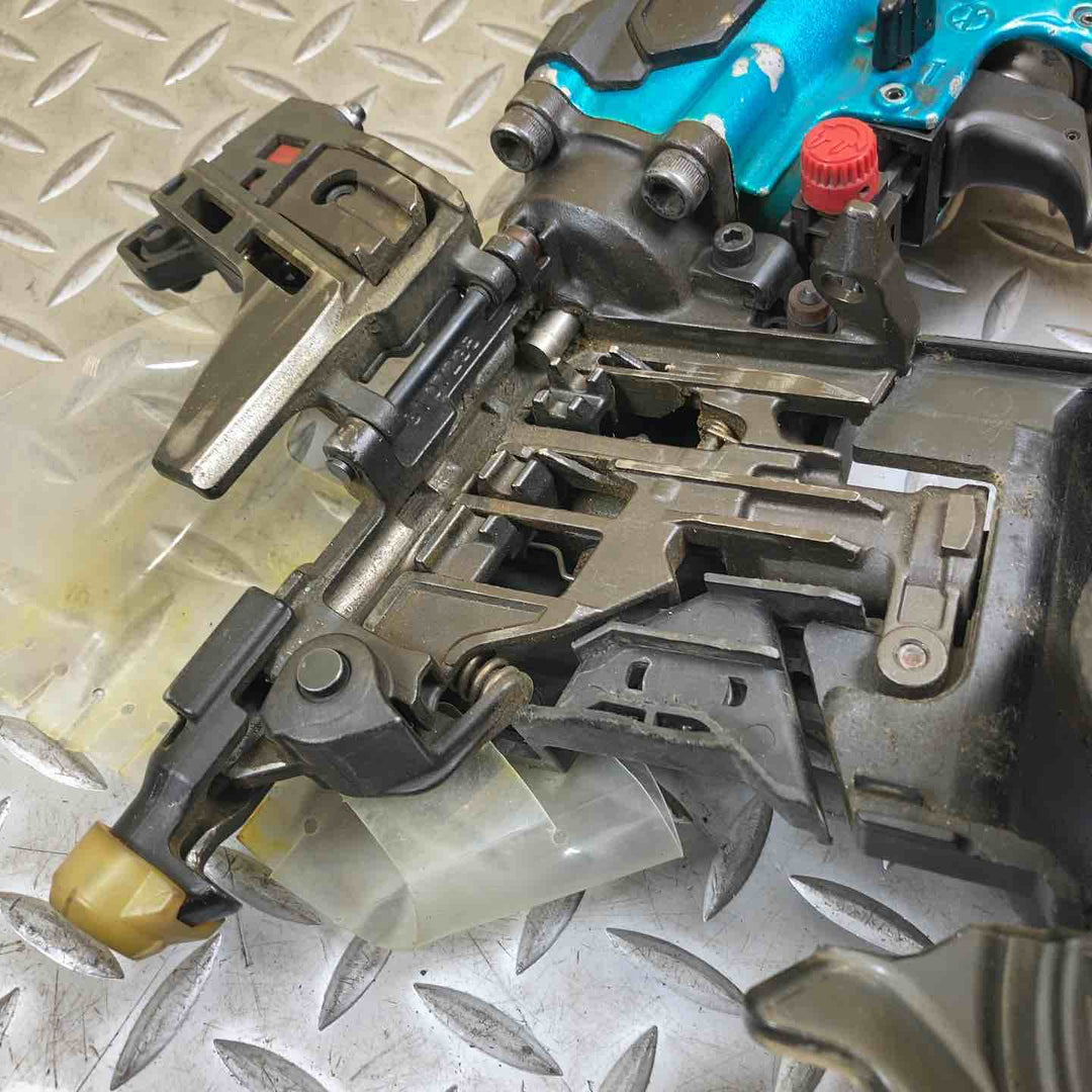 ★マキタ(makita) 高圧エア釘打ち機 AN635HM【川崎店】