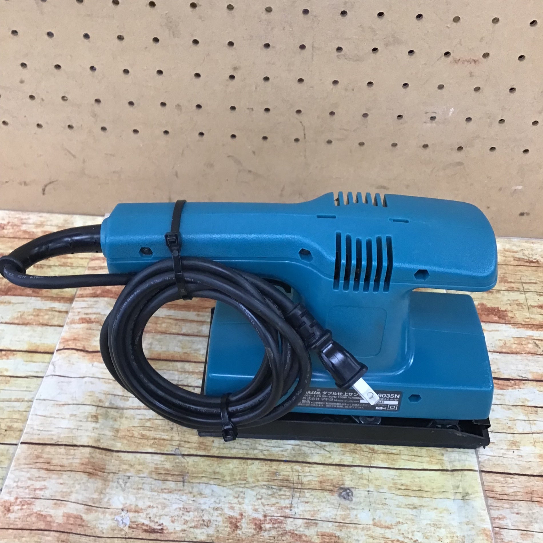 Makita 電動工具 サンダー 18v スポンジ新品 美品 Makita 電動工具 サンダー 18v スポンジ新品 美品