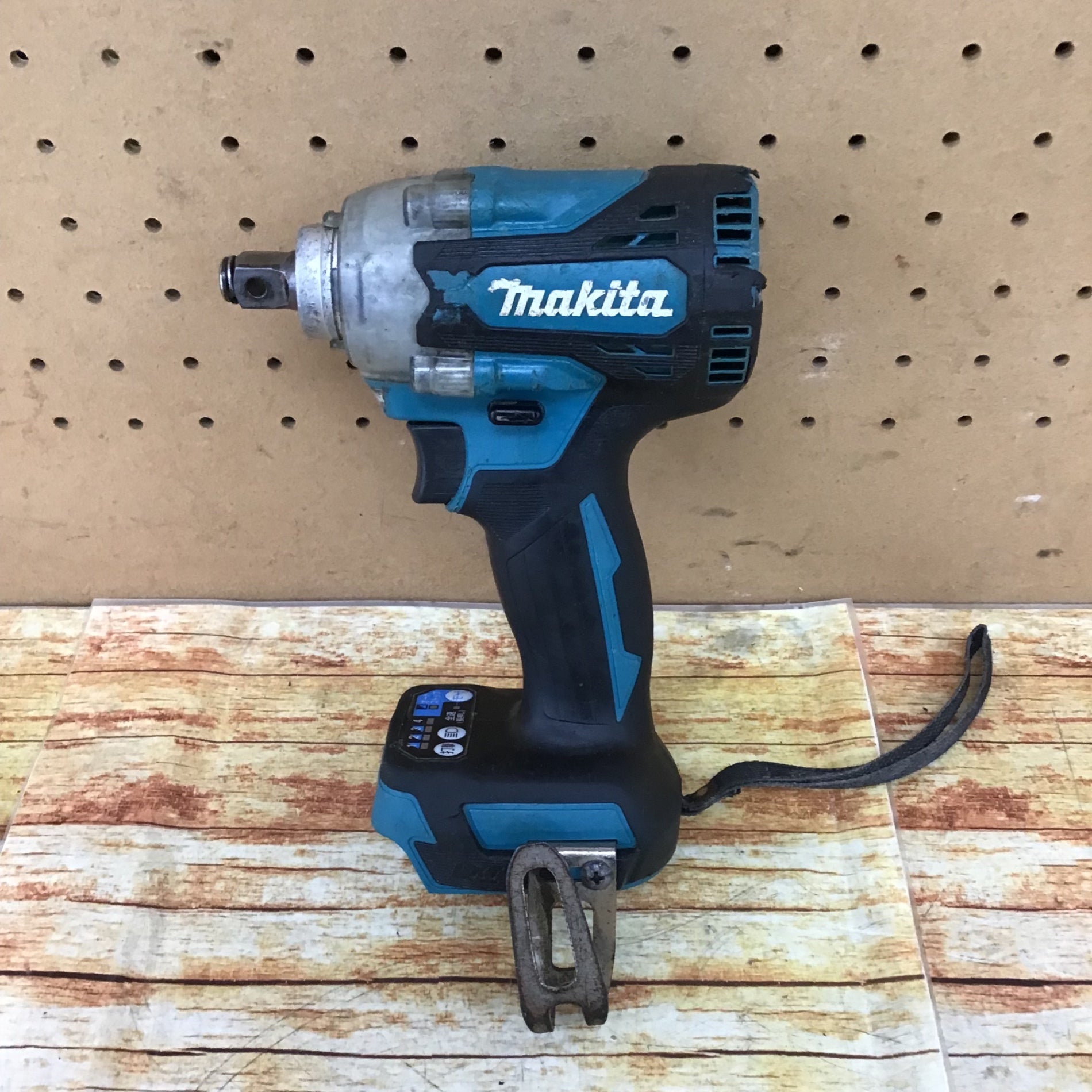 マキタ(makita) コードレスインパクトレンチ TW300DRGX【川崎店