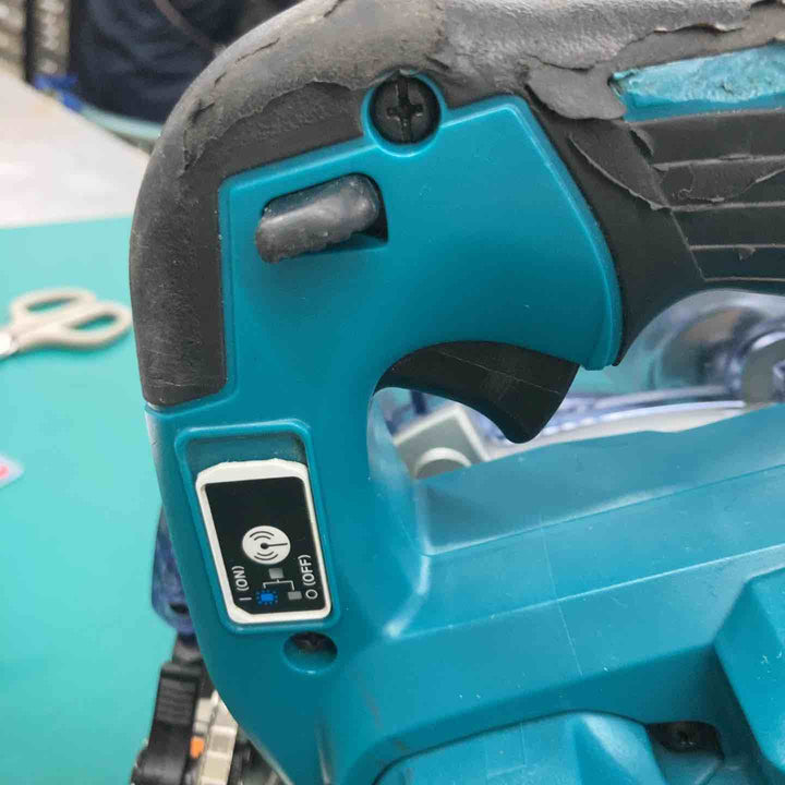 ★マキタ(makita) コードレス防じん丸のこ KS513DZ　異音有、本体のみ【戸田店】