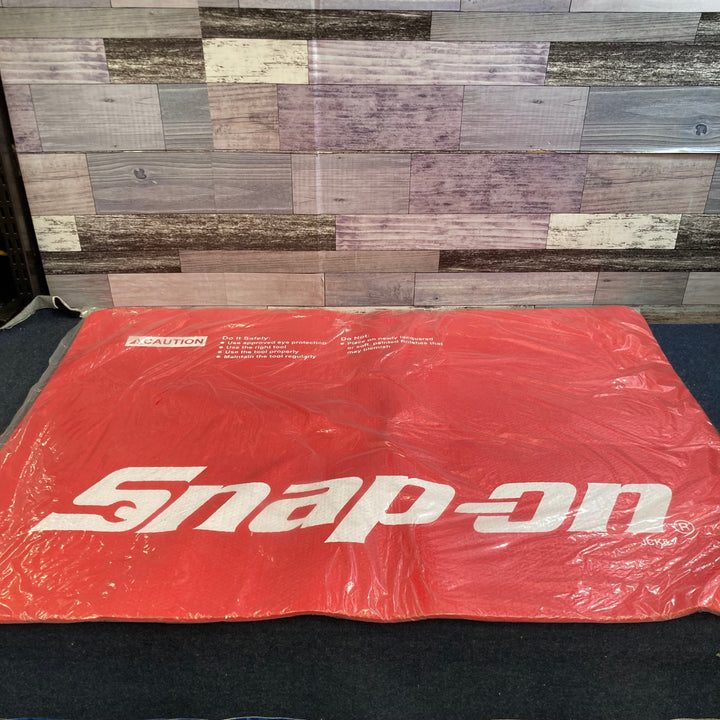 【未使用品・長期保管品】Snap-on/スナップオン フェンダー ソフト シート カバー 赤色 ツール ノンスリップ マット【八潮店】