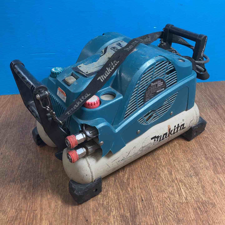 ★マキタ(makita) エアコンプレッサー AC401XL【岩槻店】