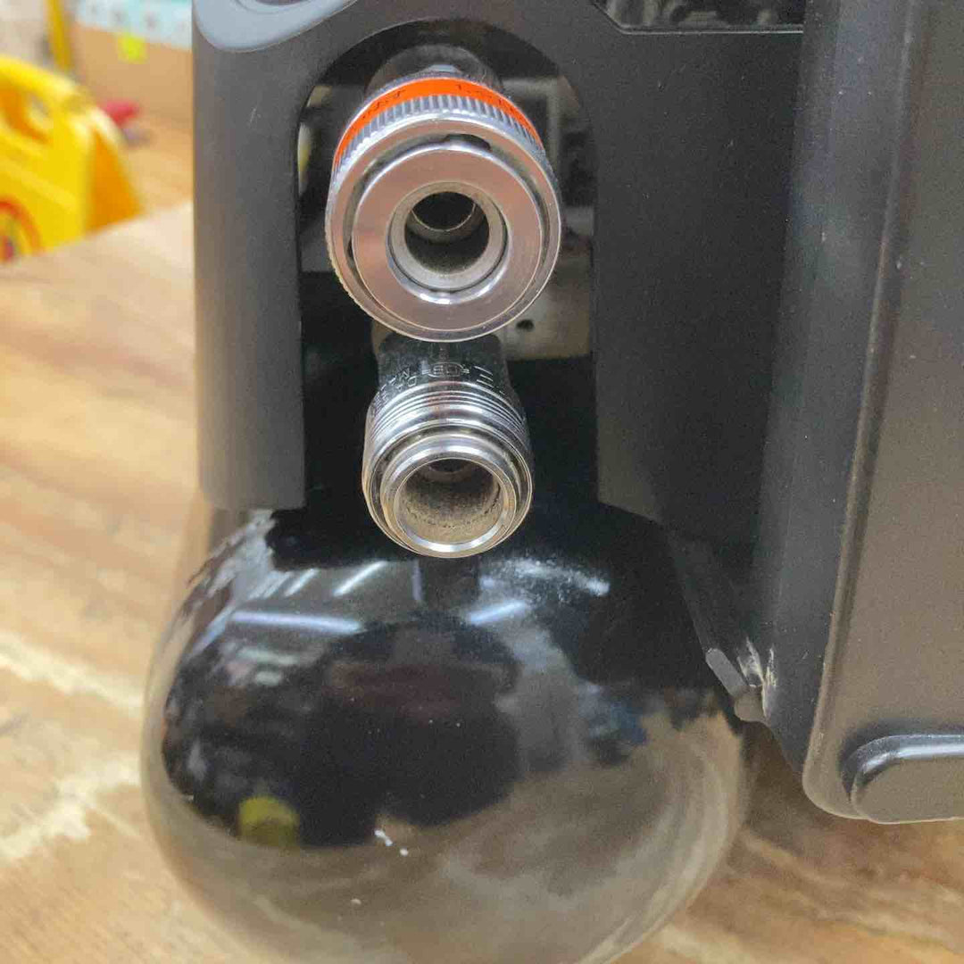 【美品】★マックス(MAX) エアコンプレッサー AK-HH1270E3_ブラック 高圧専用コンプレッサー【柏店】