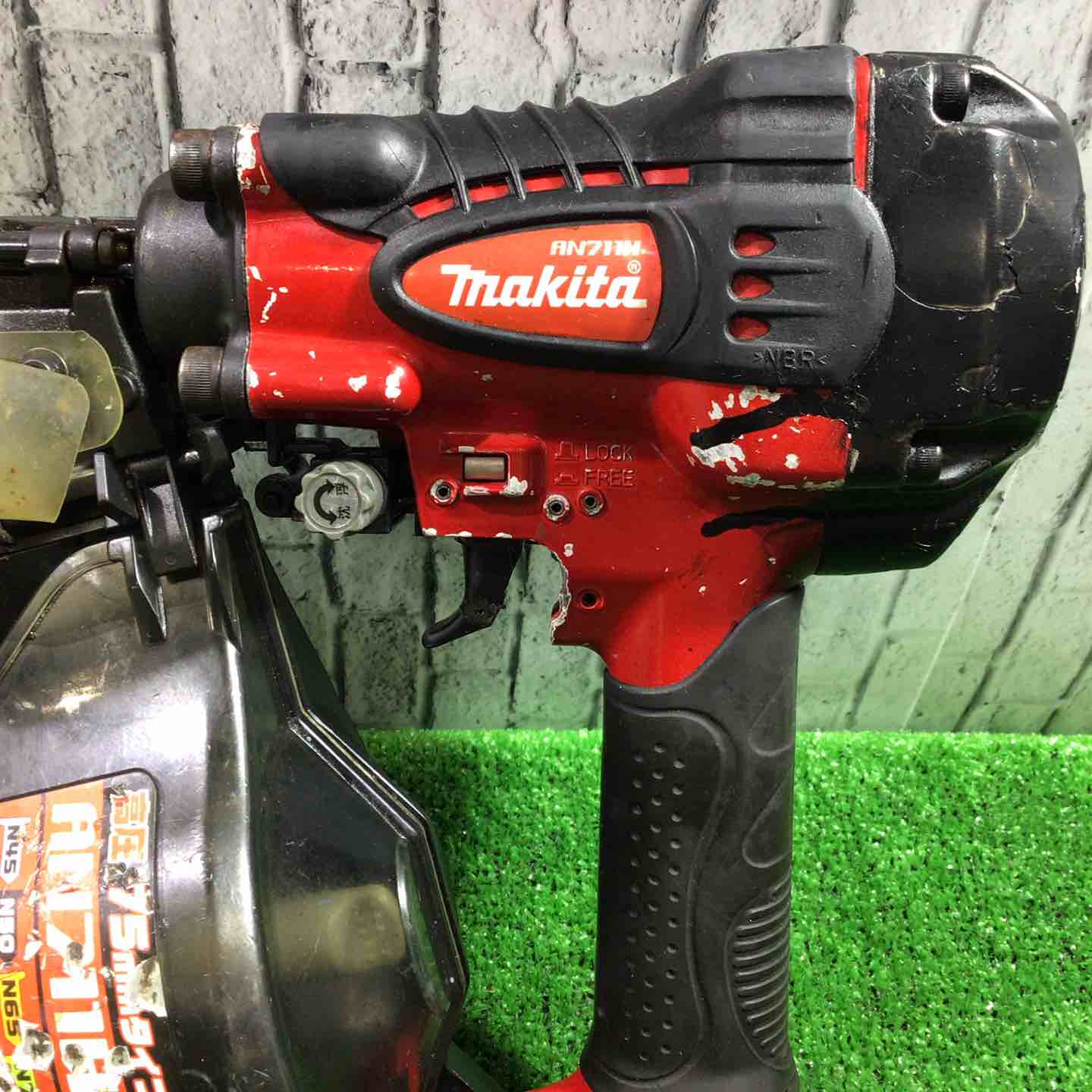 ☆マキタ(makita) 高圧エア釘打ち機 AN711H【川口店】 – アクト