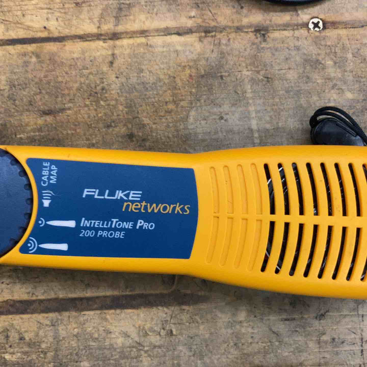 【中古品】フルークネットワークス IntelliTone Pro 200 LANトーナー&プローブキット MT-8200-60-KIT-J【所沢店】
