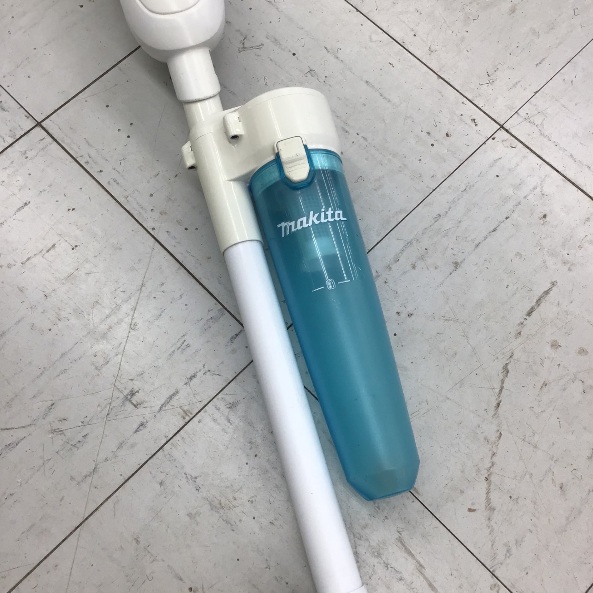 中古品】 マキタ/makita コードレスクリーナー・CL141FDZW 【鴻巣店