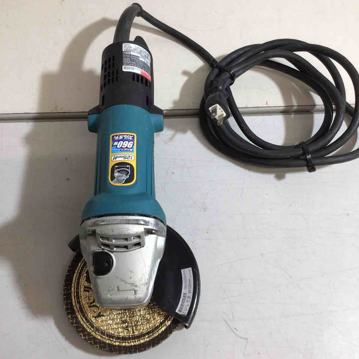 ☆マキタ(makita) 125mm ディスクグラインダ 9535B【戸田店】