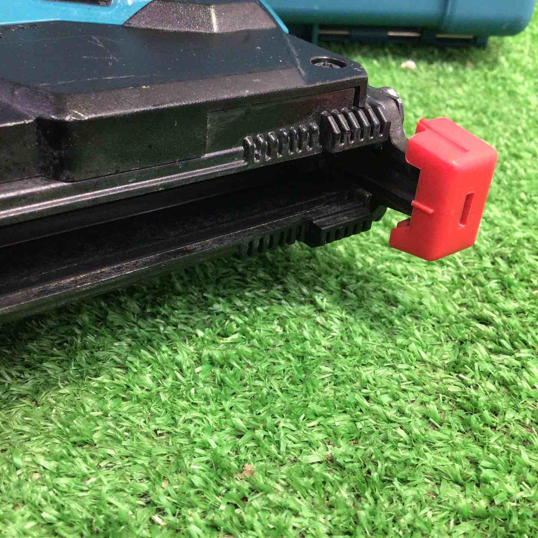 ★マキタ(makita) コードレスタッカー ST001GZK【町田店】
