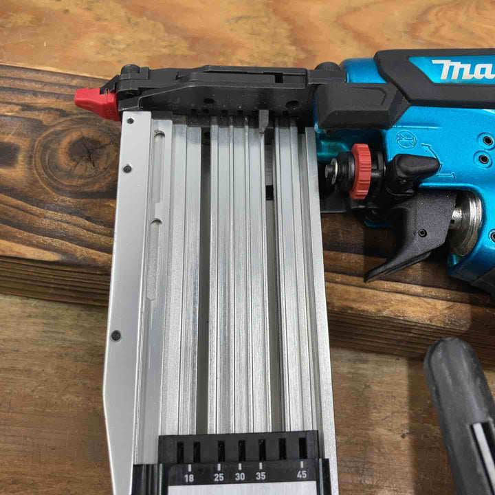 ★マキタ(makita) 高圧ピンネイラ AF502HPM【柏店】