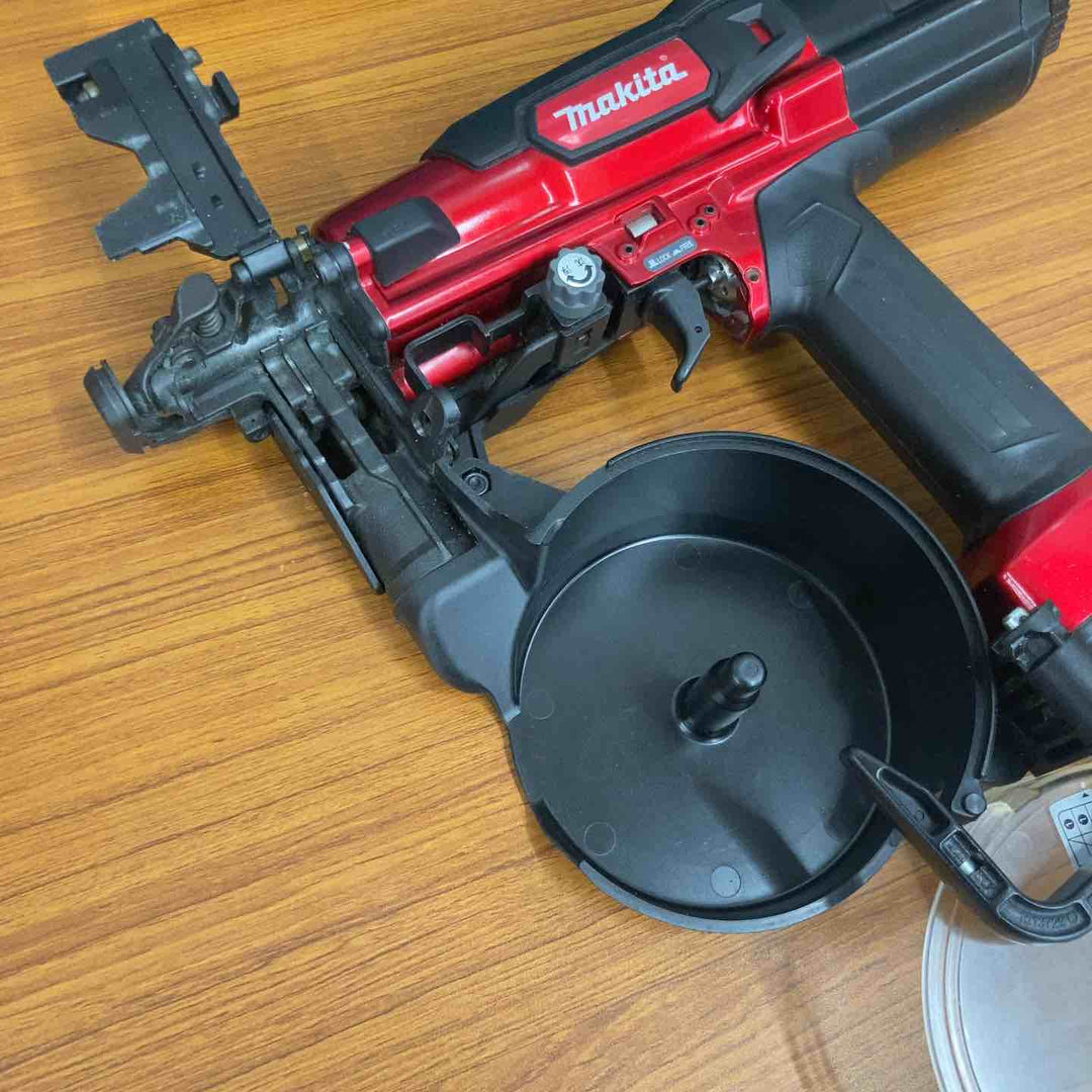 ★マキタ(makita) 高圧エアネジ打ち機 AR411HR【八潮店】