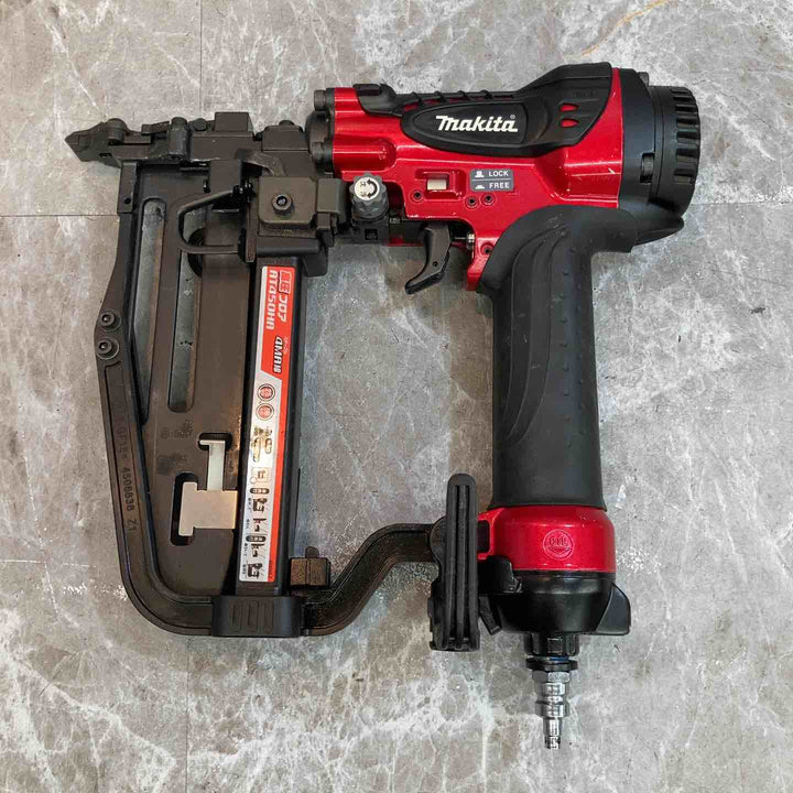 【中古品】★マキタ(makita) 高圧フロアタッカ AT450HA【八潮店】