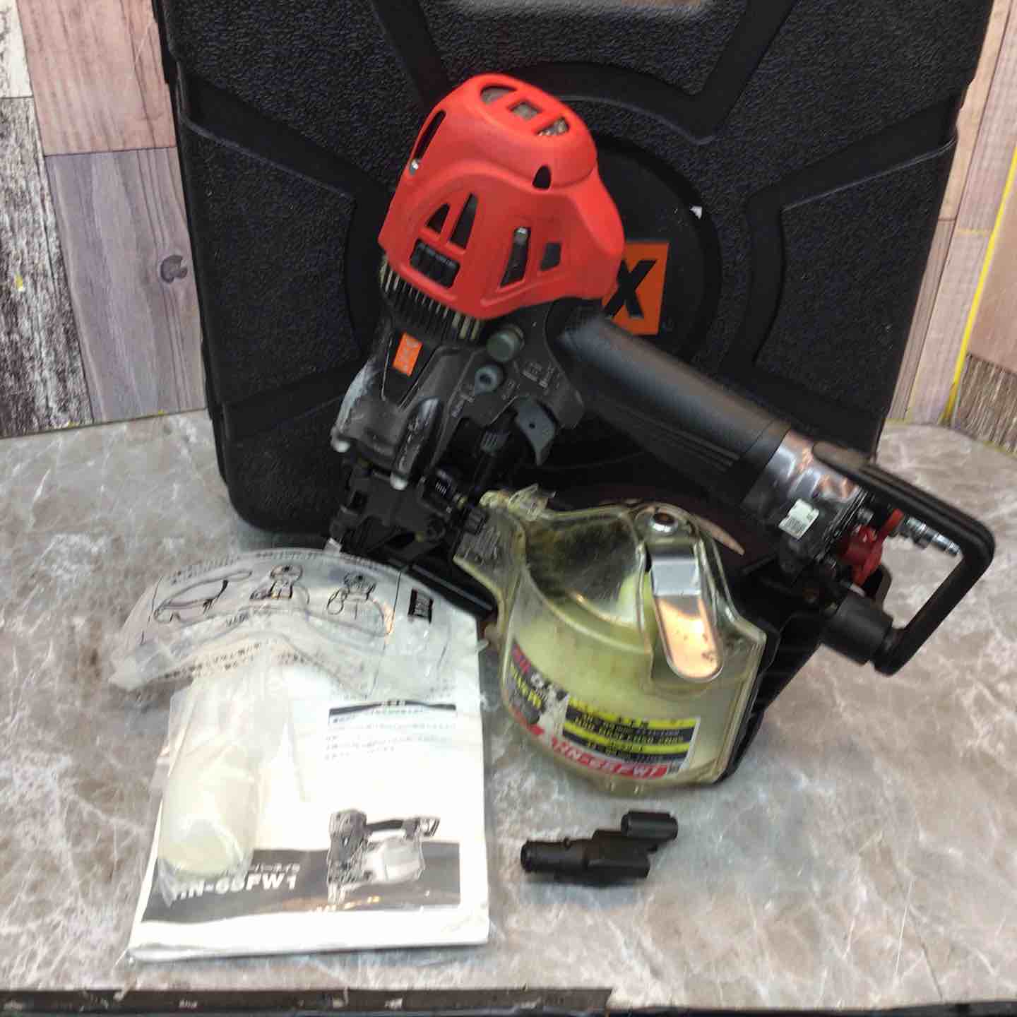 中古品】☆マックス(MAX) 高圧エア釘打ち機 HN-65FW1【八潮店 中古品】☆マックス(MAX) 高圧エア釘打ち機 HN-65FW1【八潮店