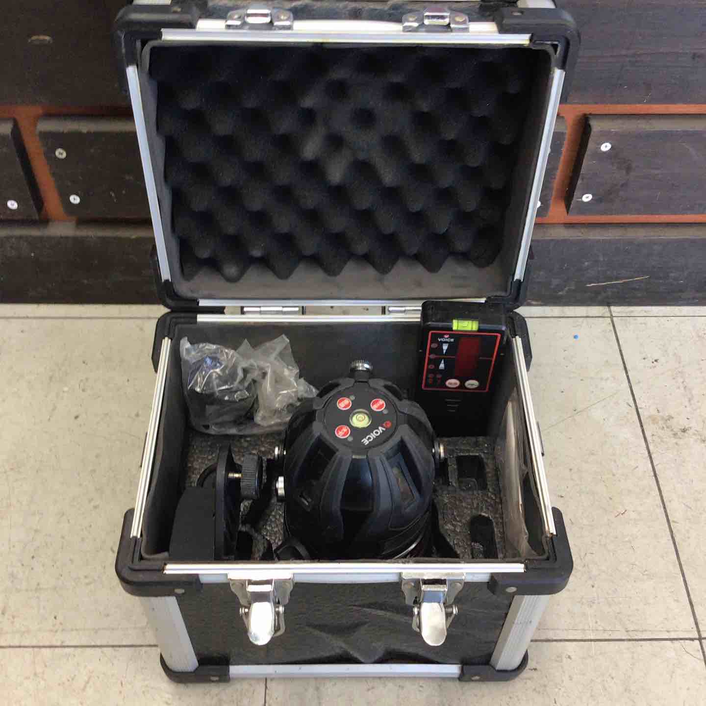 現状品】 VOICE 5ラインレーザー墨出し器 VLR-5X 矩十字・横 【鴻巣店